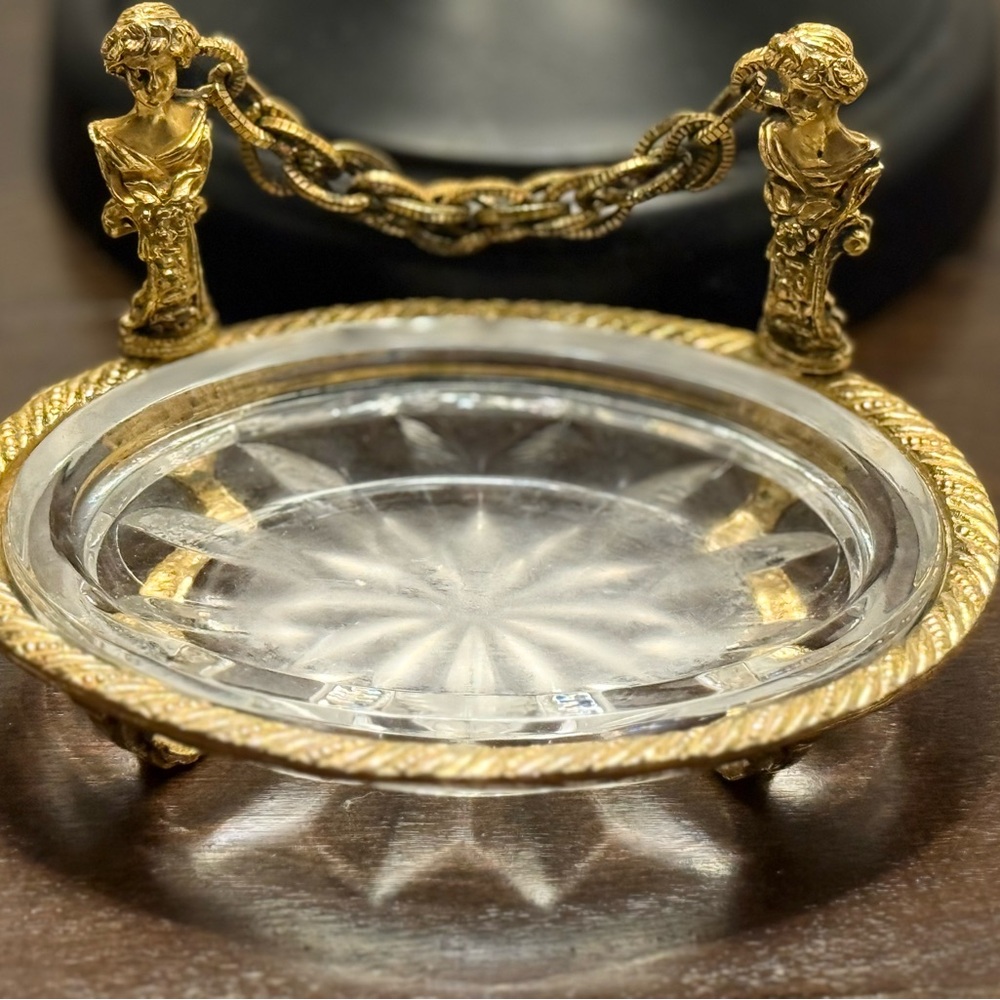 Vintage Hollywood Regency style vanity dish - soap dish or trinket dish.